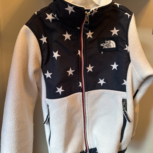 Girls North Face Denali Jacket with matching hat - Picture 6 of 11